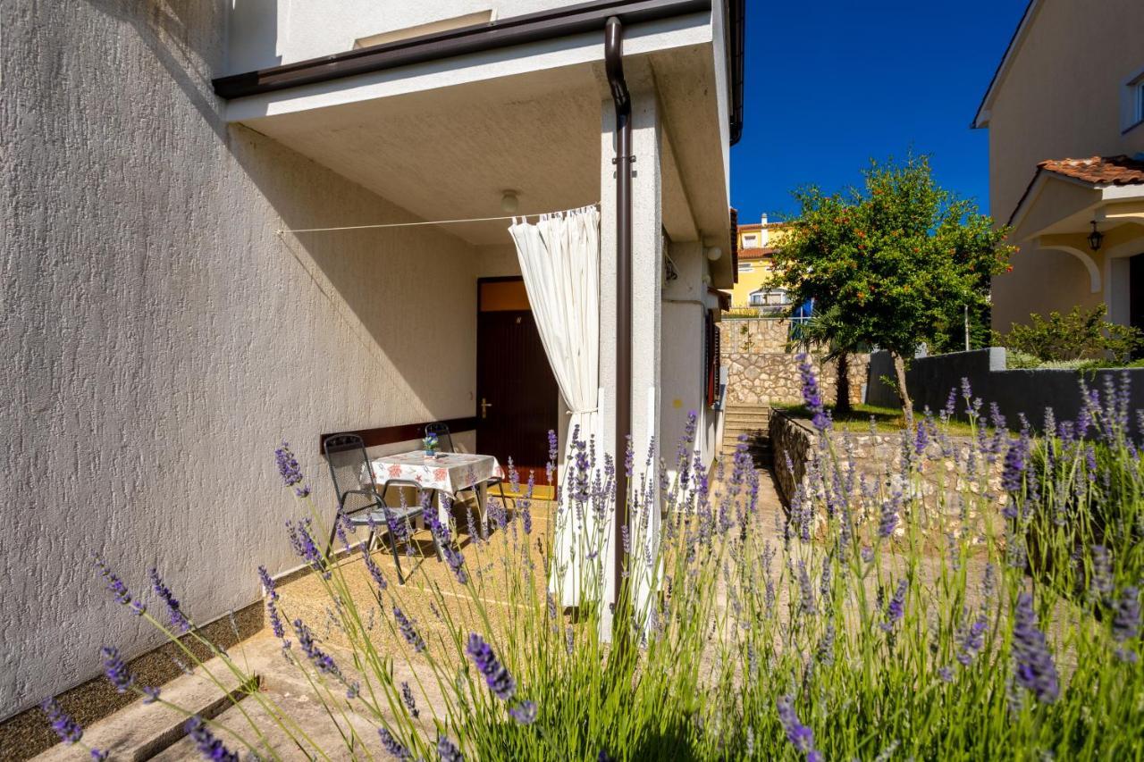 Apartments Belavic By El-Pi Tours Njivice Kültér fotó