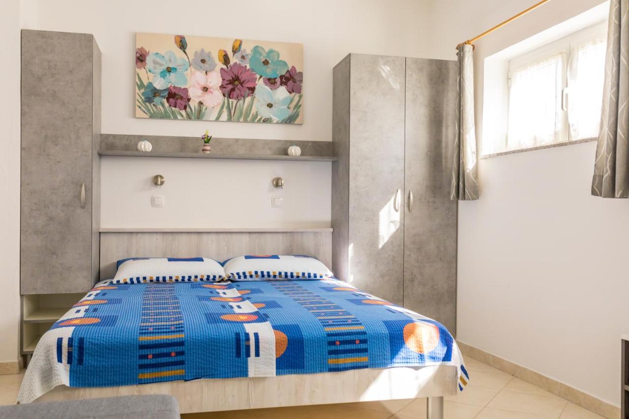 Apartments Belavic By El-Pi Tours Njivice Kültér fotó