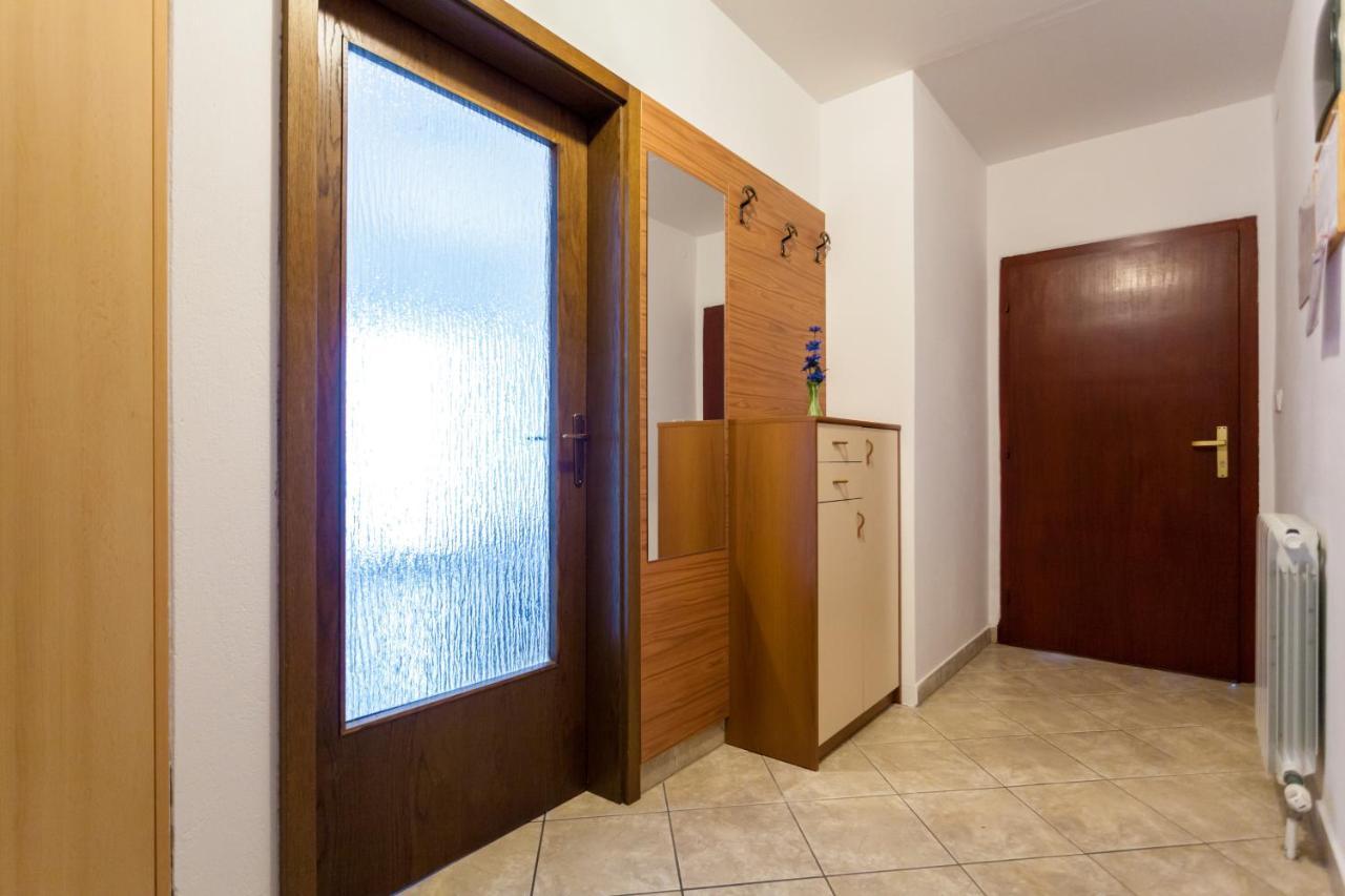 Apartments Belavic By El-Pi Tours Njivice Kültér fotó