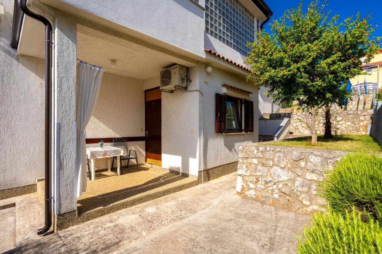 Apartments Belavic By El-Pi Tours Njivice Kültér fotó