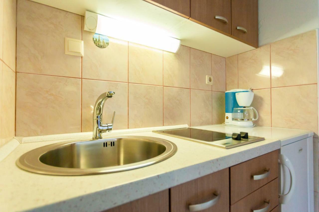 Apartments Belavic By El-Pi Tours Njivice Kültér fotó