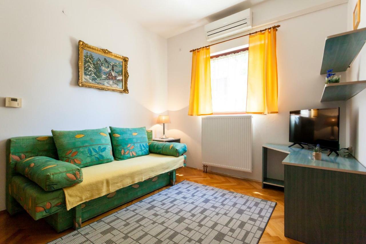 Apartments Belavic By El-Pi Tours Njivice Kültér fotó