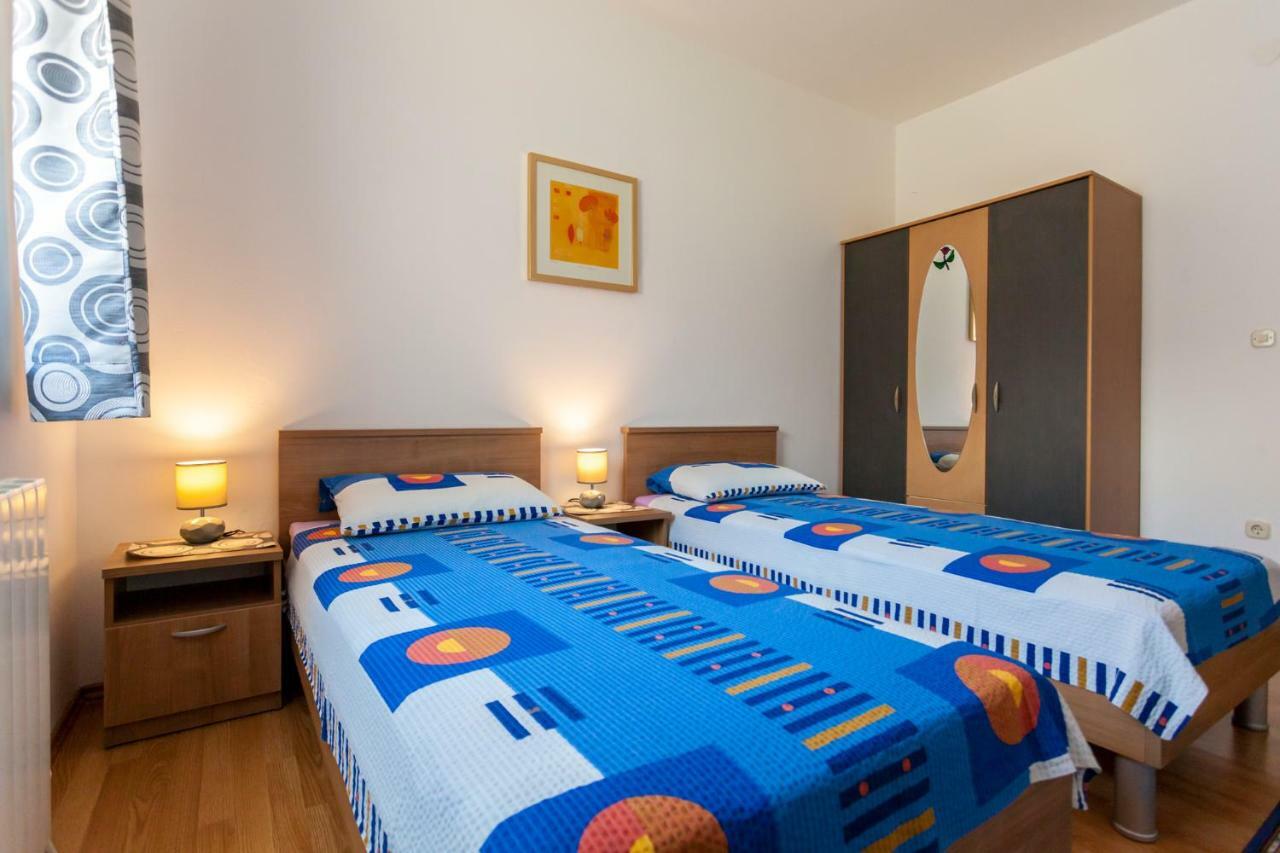 Apartments Belavic By El-Pi Tours Njivice Kültér fotó