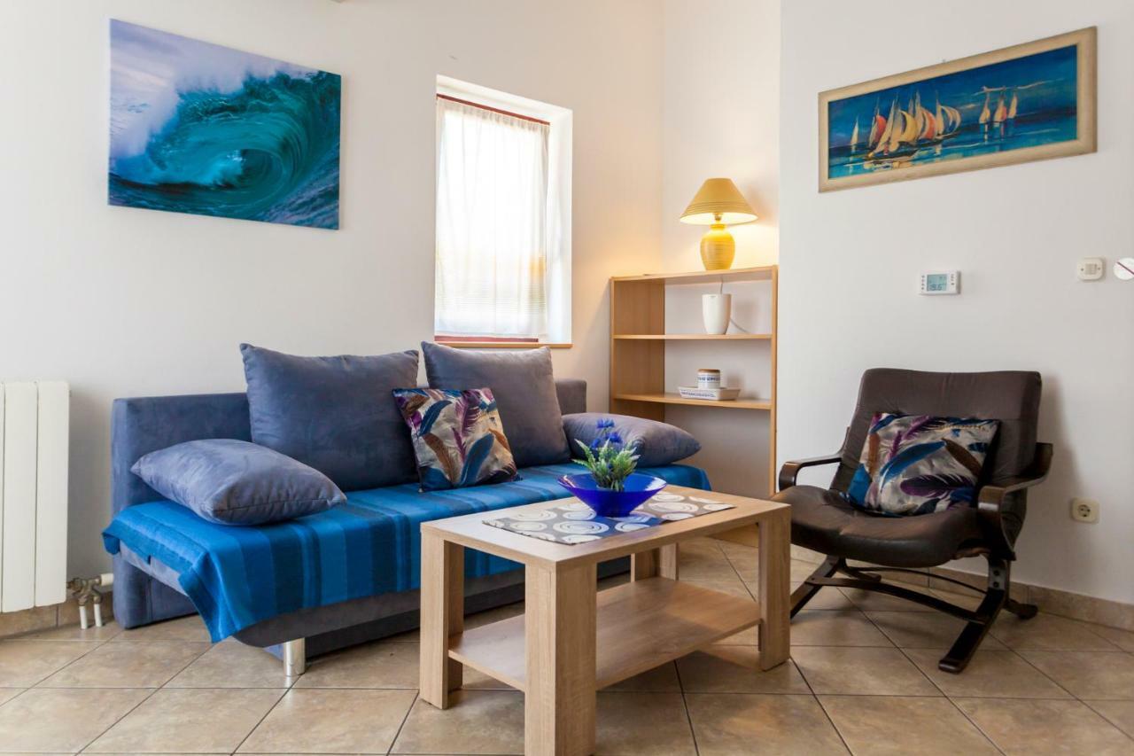 Apartments Belavic By El-Pi Tours Njivice Kültér fotó