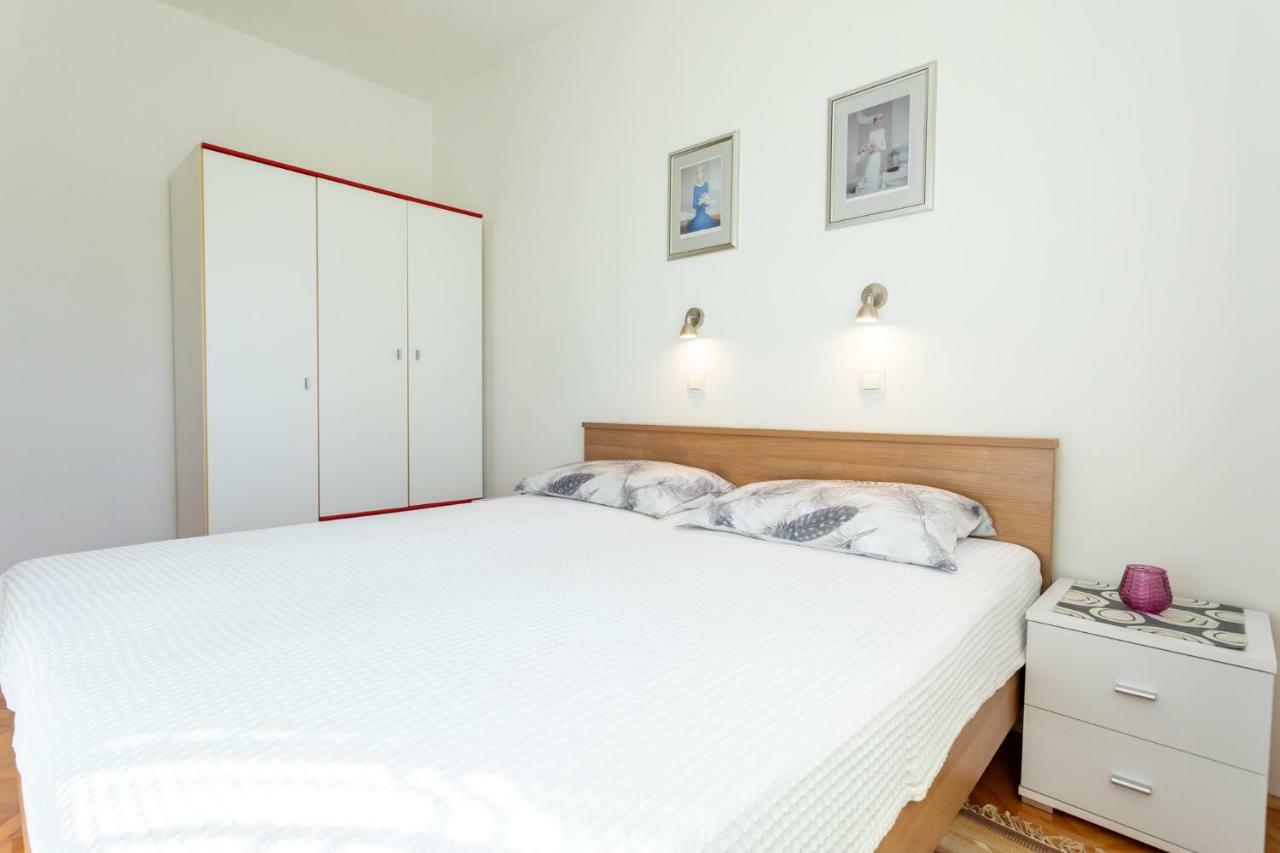 Apartments Belavic By El-Pi Tours Njivice Kültér fotó