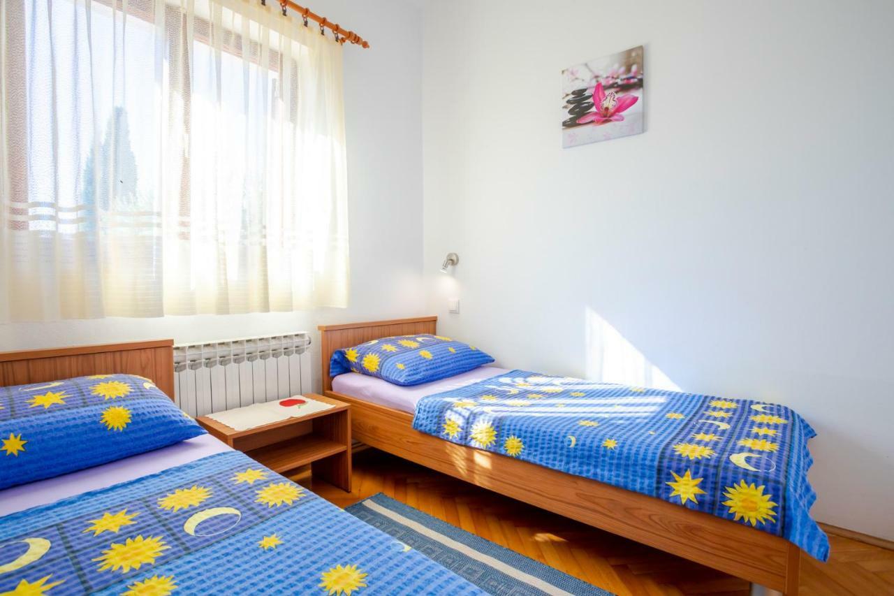 Apartments Belavic By El-Pi Tours Njivice Kültér fotó